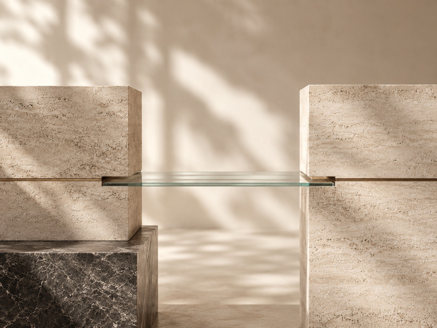 Naturstein, Glas und Bronze als Symbol für berufsrechtliche Verlässlichkeit